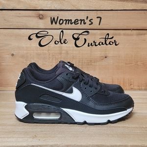 🆕️ Women's Nike Air Max 90 size 7